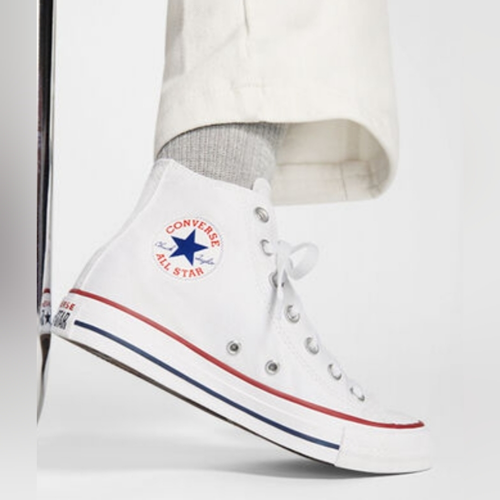 Size New Women's Converse Chuck Taylor All Star Classic High